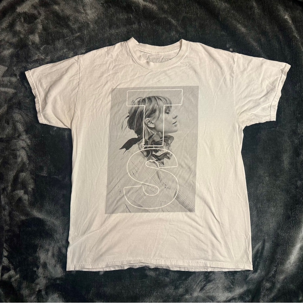 🖤 Taylor Swift Black and White Lover T-Shirt Size Large
